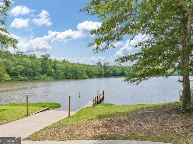 $630,000 | 370 Harbour Shores Drive, Jackson, GA 30233