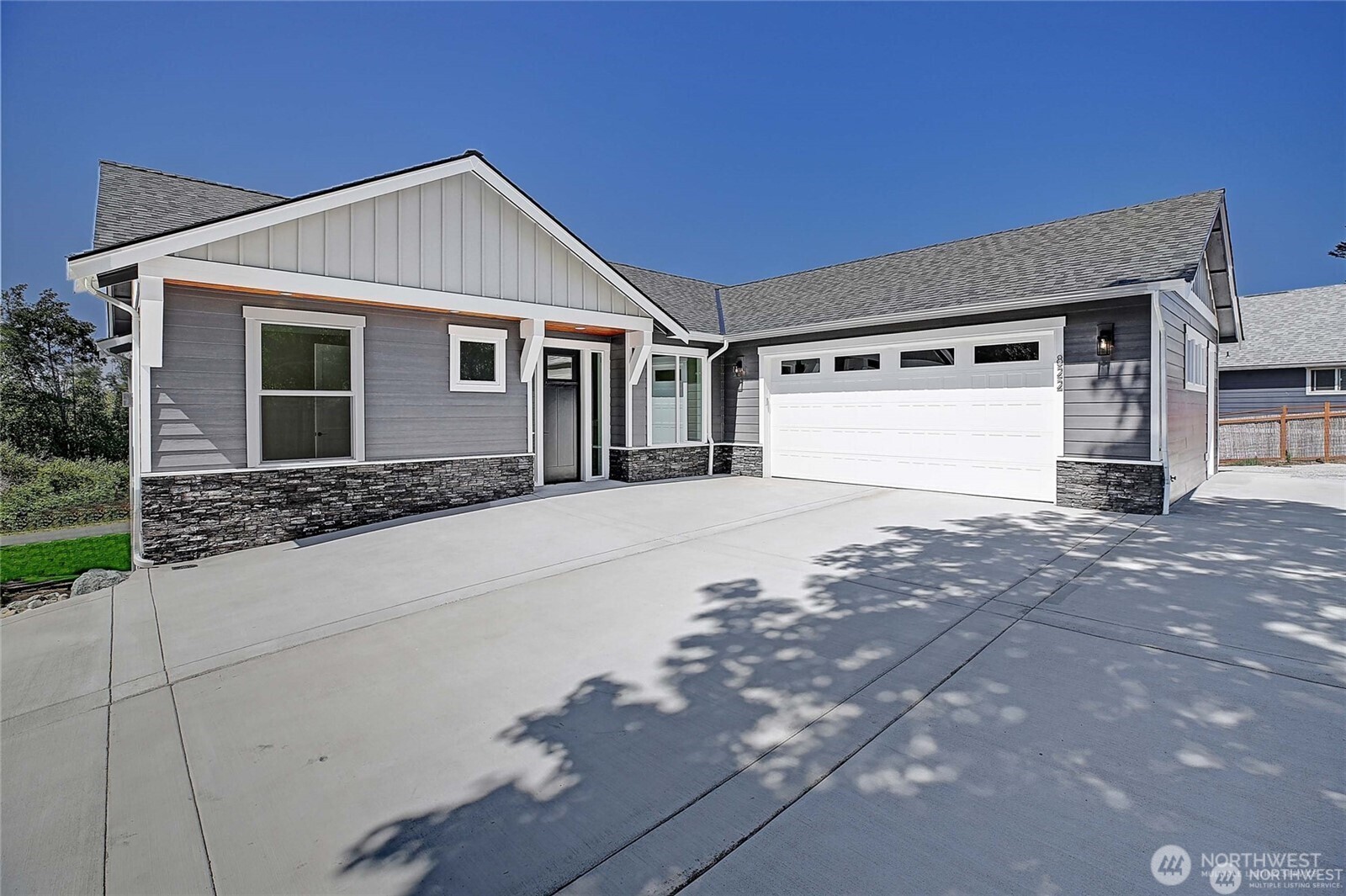 822 Serene View Road Camano Island, WA 98282 - Photo 3 of 36 Gallery Image 3