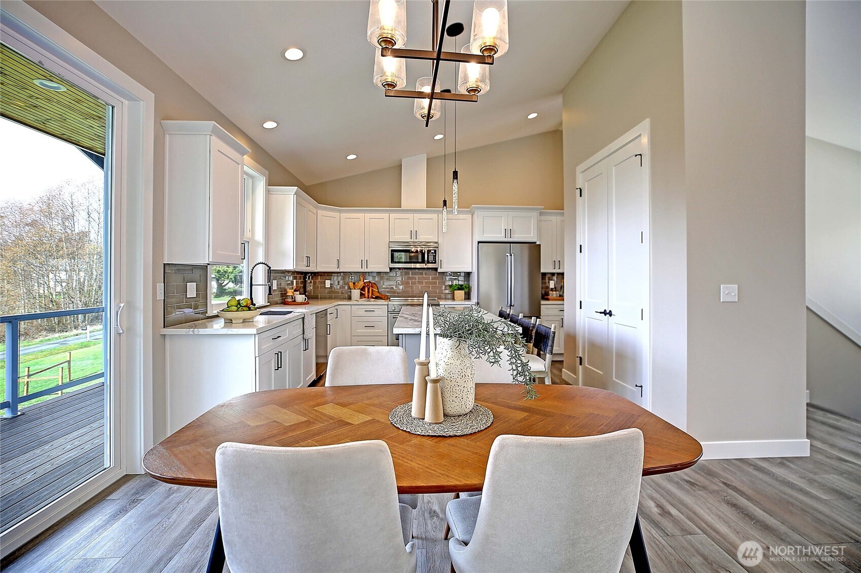 822 Serene View Road Camano Island, WA 98282 - Photo 5 of 36 Gallery Image 5