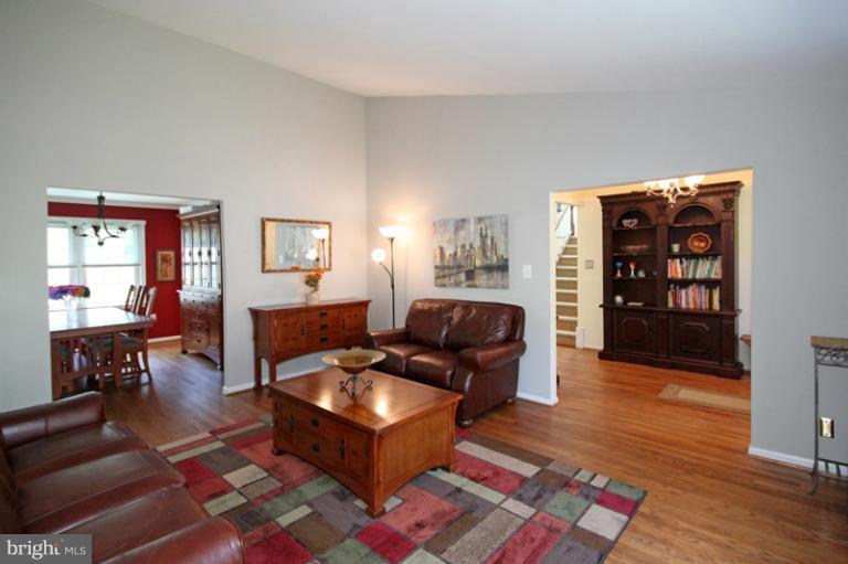 8819 Shadowlake Way Springfield, VA 22153 - Photo 1 of 29 Living Room