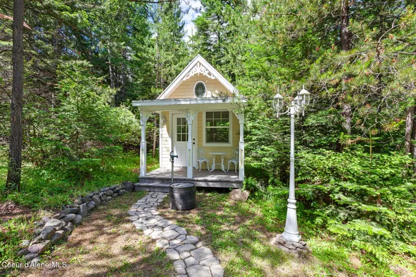 $325,000 | 306 Pinewood Lane, Cocolalla, ID 83813