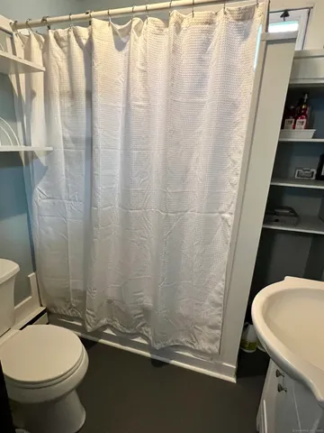 $2,400 | 39 Pearl Street, Unit 1, Groton, CT 06355