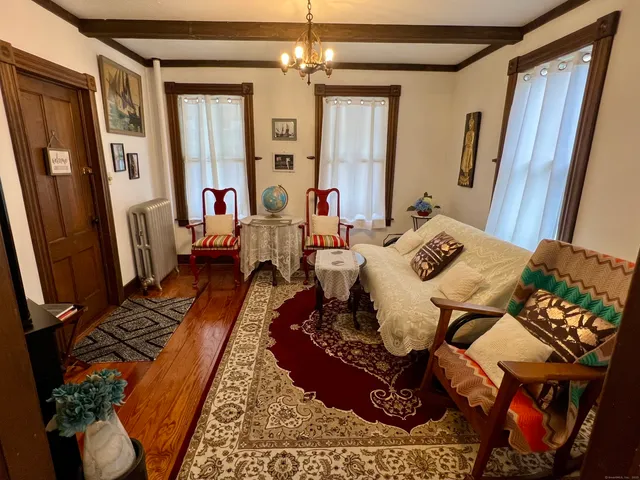 $2,400 | 39 Pearl Street, Unit 1, Groton, CT 06355