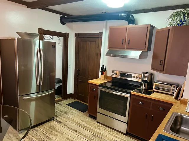 $2,400 | 39 Pearl Street, Unit 1, Groton, CT 06355