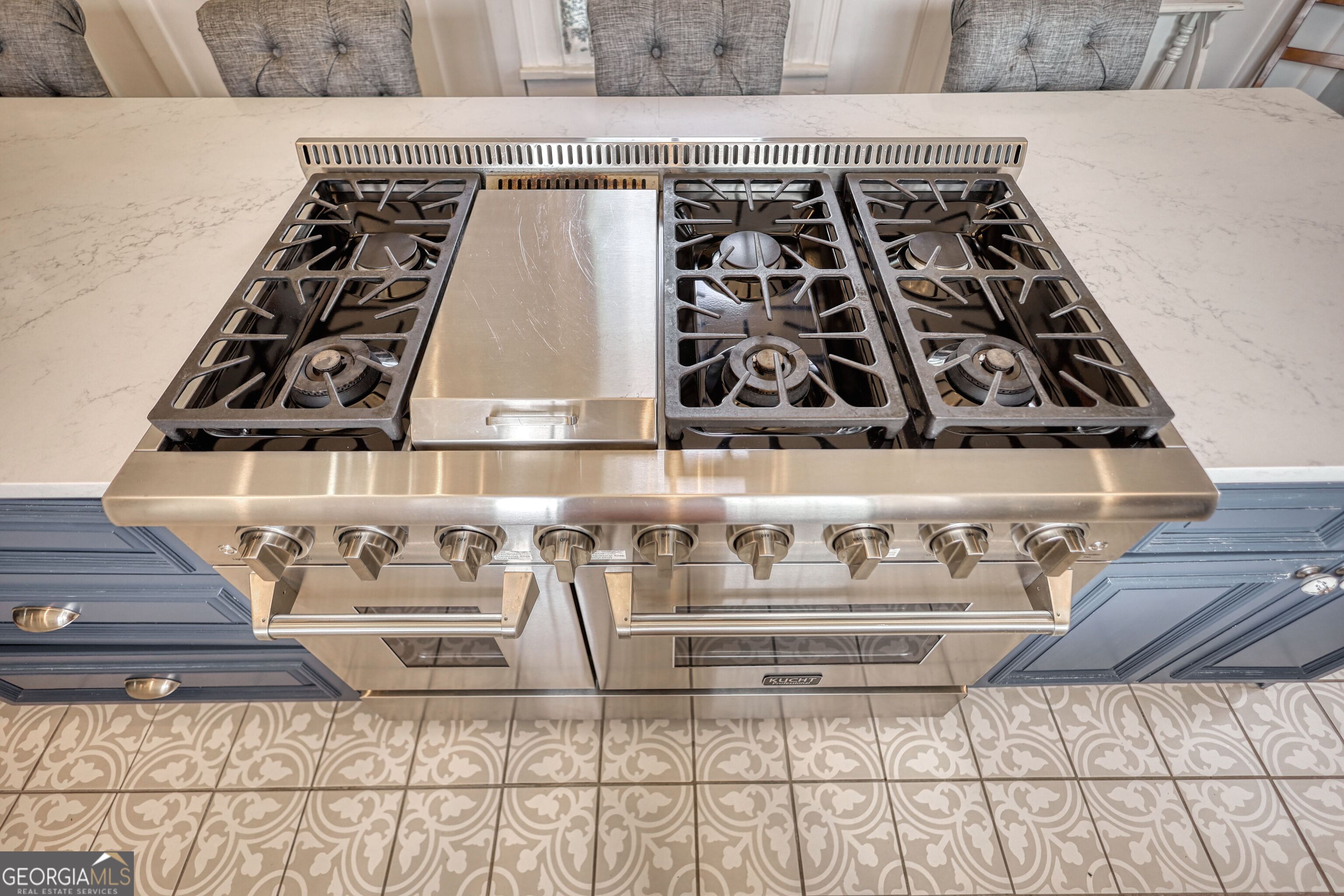 172 North 2nd Street Madison, GA 30650 - Photo 29 of 69 a close view of a stove