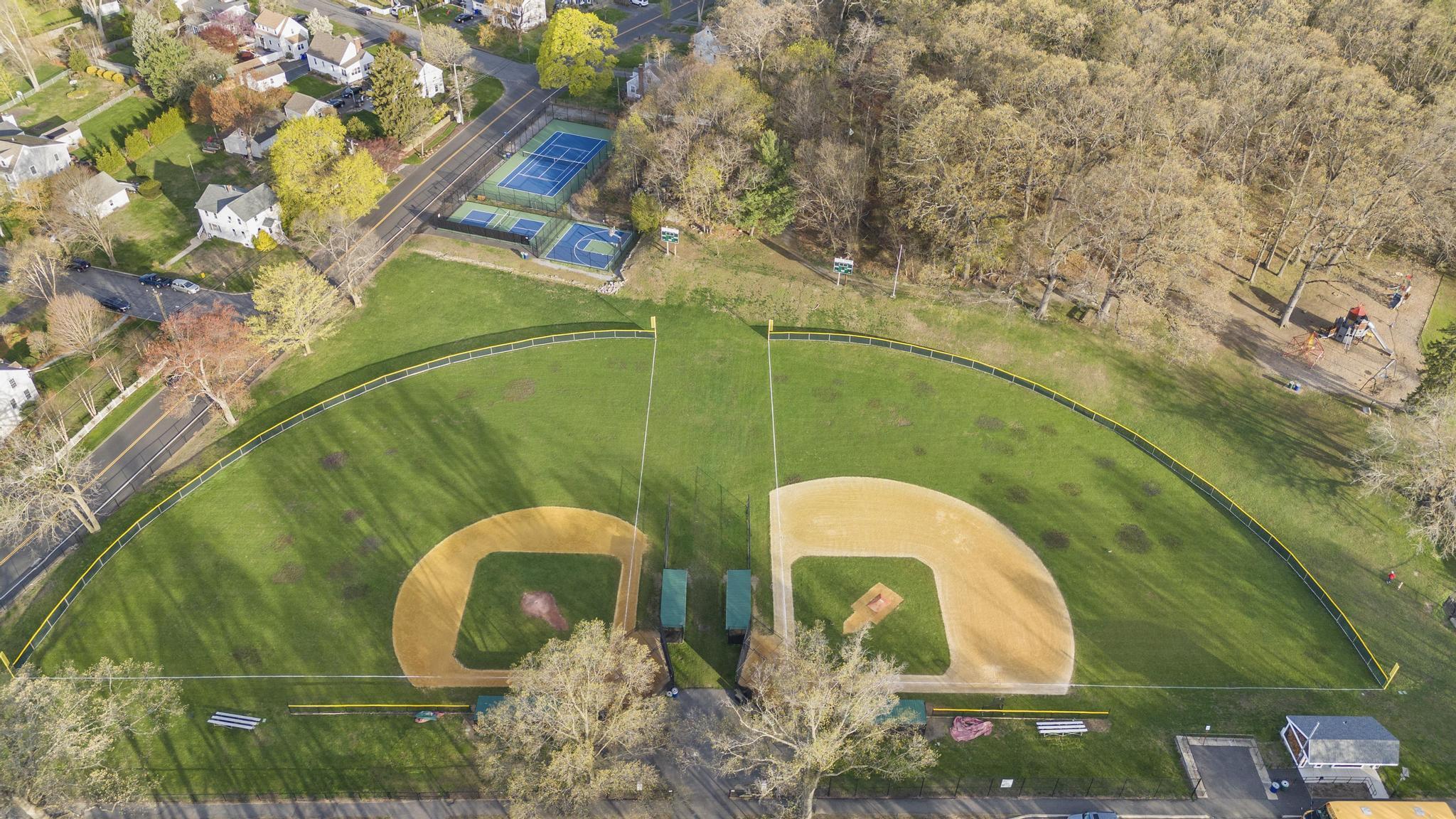 15 Barton Road Fairfield, CT 06824 - Photo 38 of 39 a aerial view of a house
