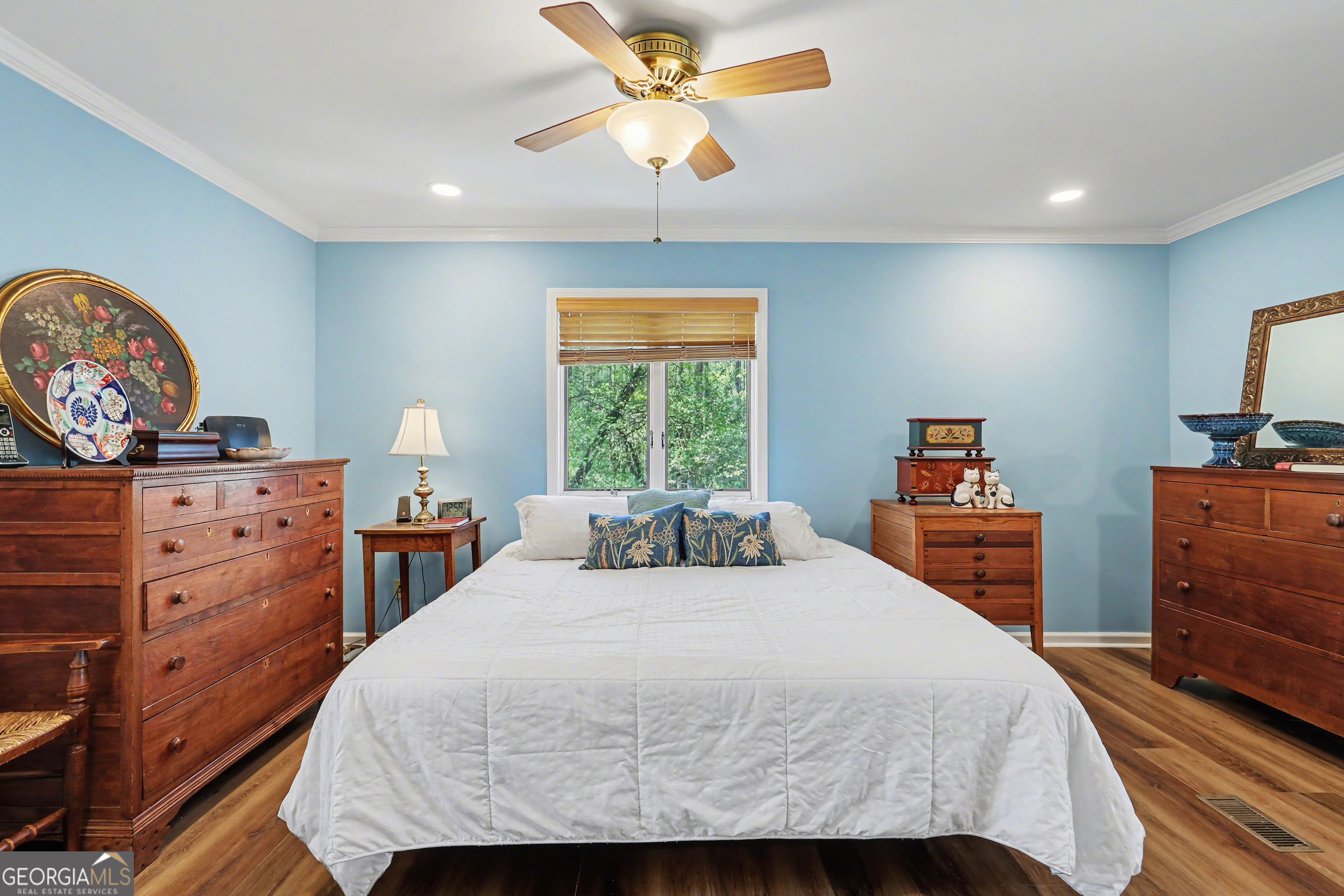 1067-o V Ov Justus Road Rabun Gap, GA 30568 - Photo 33 of 73 a bedroom with a bed and a chandelier