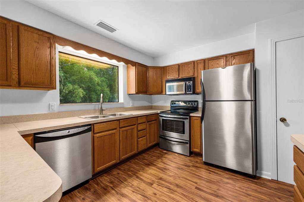 3716 Southwest 6th Place Gainesville, FL 32607 - Photo 13 of 40