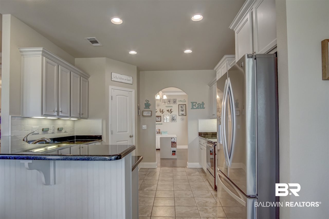7111 Rocky Rd Loop Gulf Shores, AL 36542 - Photo 12 of 40 Kitchen