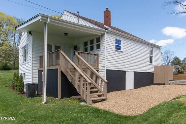 $498,000 | 2412-14 Bradley Street, Bristol, VA 24201