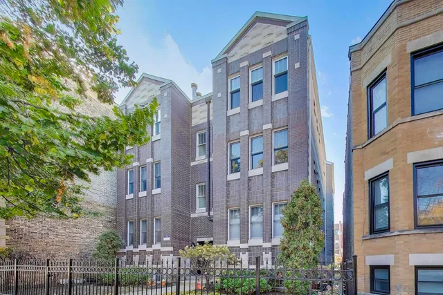 $399,500 | 4212 North Ashland Avenue, Unit GS, Chicago, IL 60613
