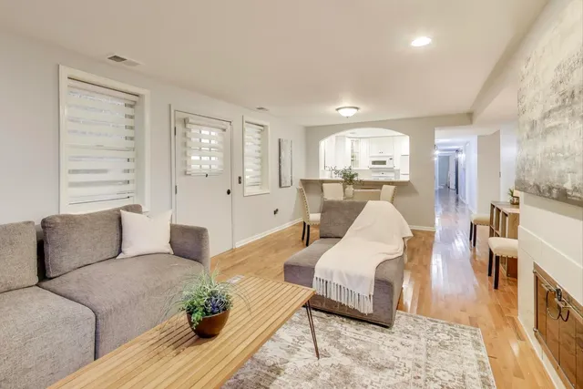 $399,500 | 4212 North Ashland Avenue, Unit GS, Chicago, IL 60613