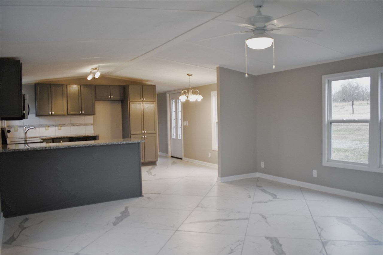 915 Dill Road Campobello, SC 29322 - Photo 8 of 18
