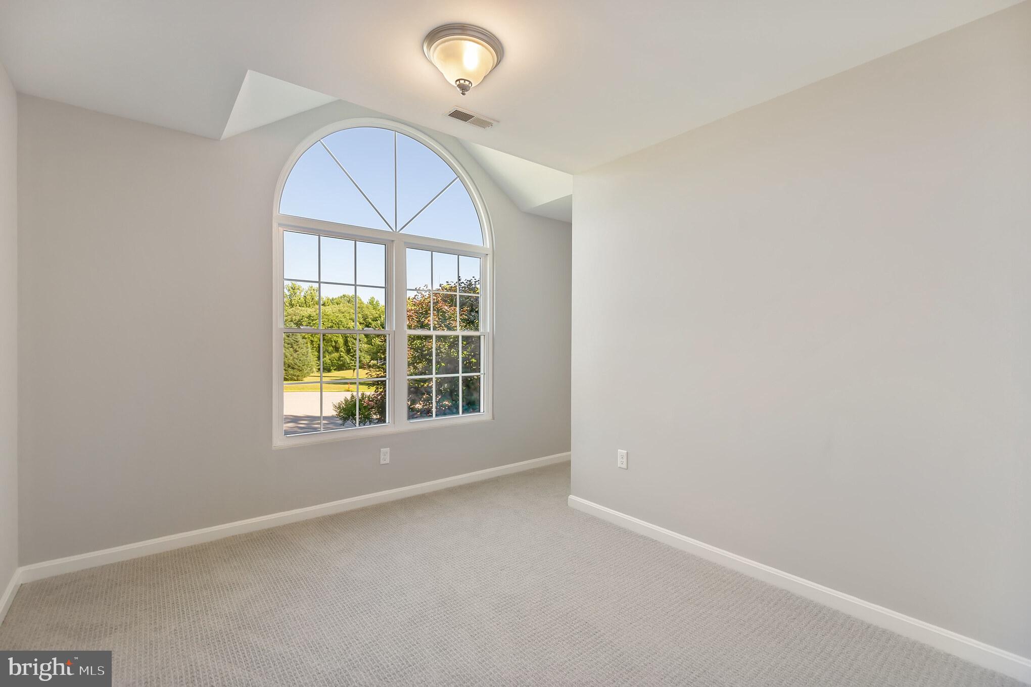 8140 Simpson Farm Road Owings, MD 20736 - Photo 21 of 31 Owners suite sitting room