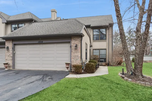 $475,000 | 1204 Hobson Oaks Court, Unit 1204, Naperville, IL 60540