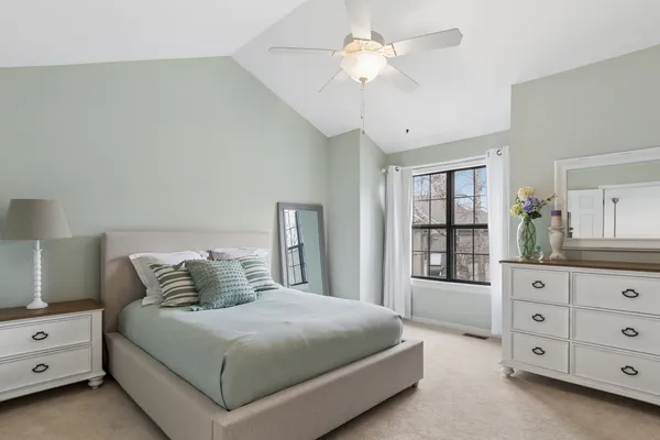 $475,000 | 1204 Hobson Oaks Court, Unit 1204, Naperville, IL 60540