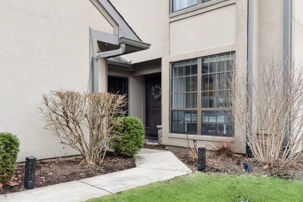 $475,000 | 1204 Hobson Oaks Court, Unit 1204, Naperville, IL 60540