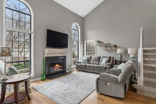 $475,000 | 1204 Hobson Oaks Court, Unit 1204, Naperville, IL 60540