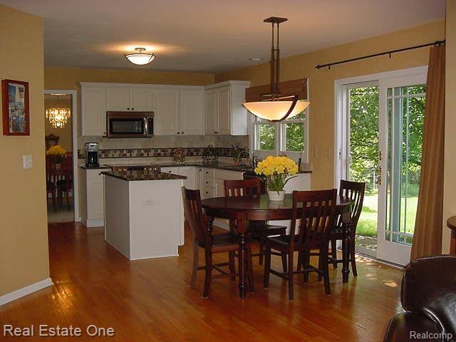 4246 Bold Meadows Rochester, MI 48306 - Photo 19 of 25 NOOK & KIT