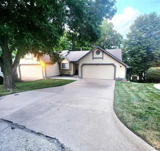 $229,000 | 1439 Applegate Court, Lawrence, KS 66049
