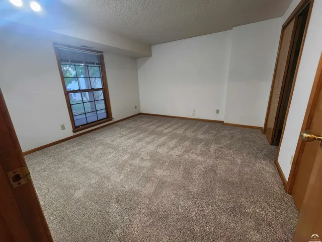 $229,000 | 1439 Applegate Court, Lawrence, KS 66049