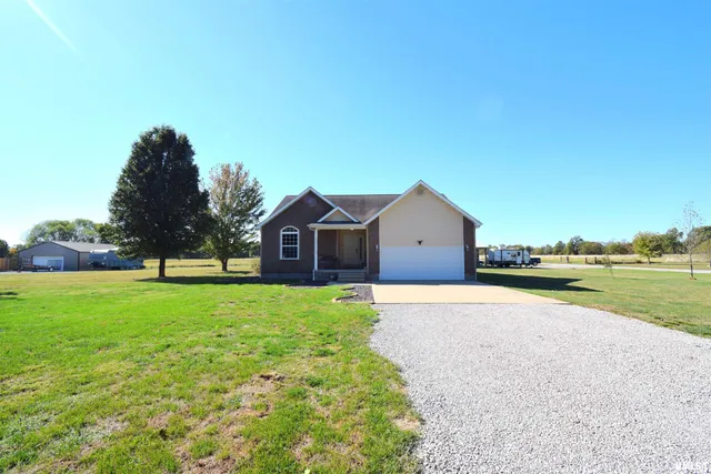 $255,000 | 10341 Puckett Lane, Mount Vernon, IL 62864