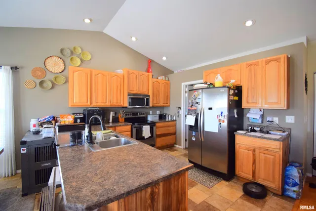 $255,000 | 10341 Puckett Lane, Mount Vernon, IL 62864