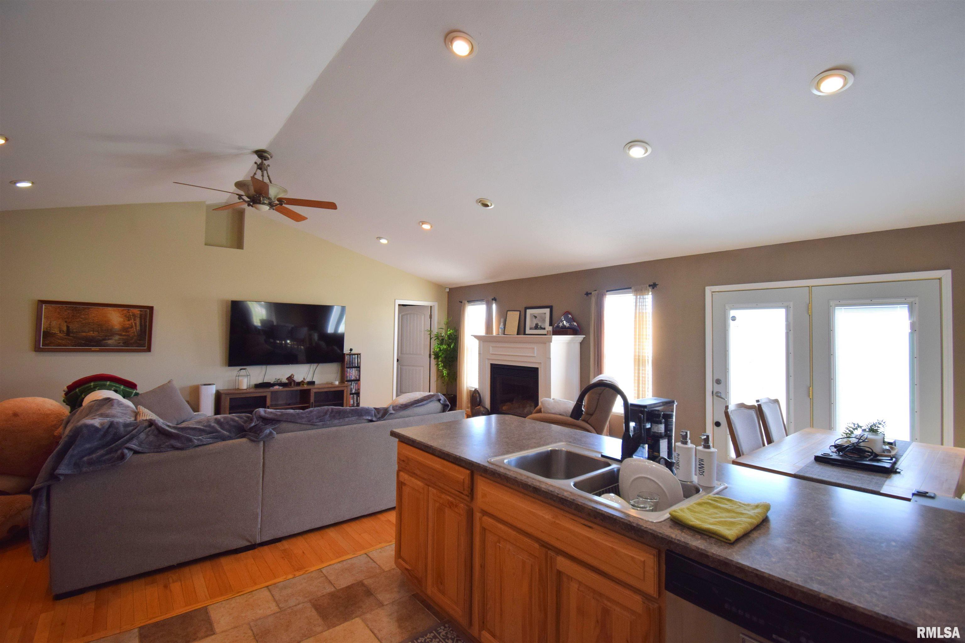 10341 Puckett Lane Mount Vernon, IL 62864 - Photo 15 of 23