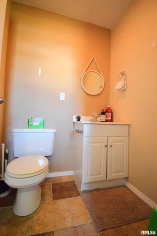 $255,000 | 10341 Puckett Lane, Mount Vernon, IL 62864