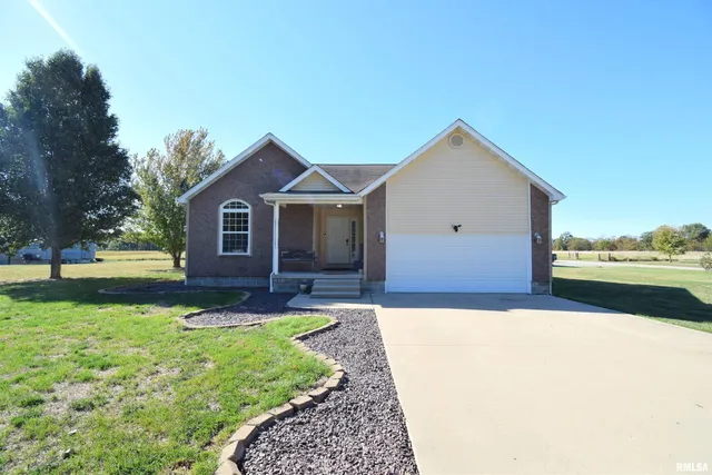 $255,000 | 10341 Puckett Lane, Mount Vernon, IL 62864