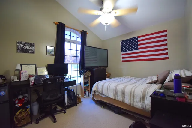 $255,000 | 10341 Puckett Lane, Mount Vernon, IL 62864