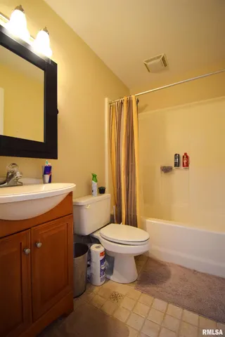 $255,000 | 10341 Puckett Lane, Mount Vernon, IL 62864