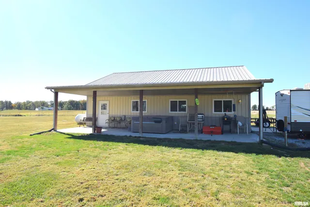 $255,000 | 10341 Puckett Lane, Mount Vernon, IL 62864