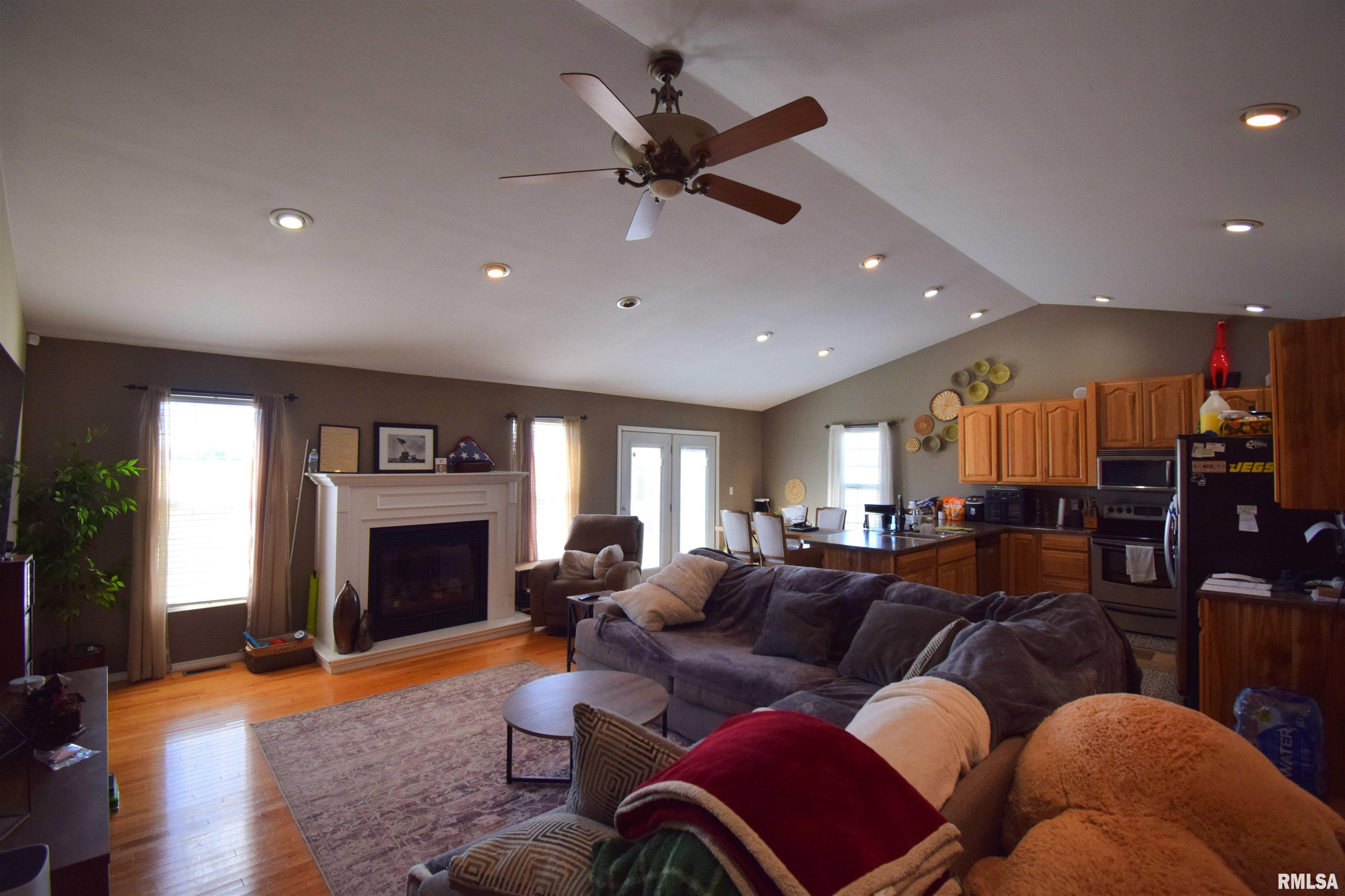 10341 Puckett Lane Mount Vernon, IL 62864 - Photo 10 of 23