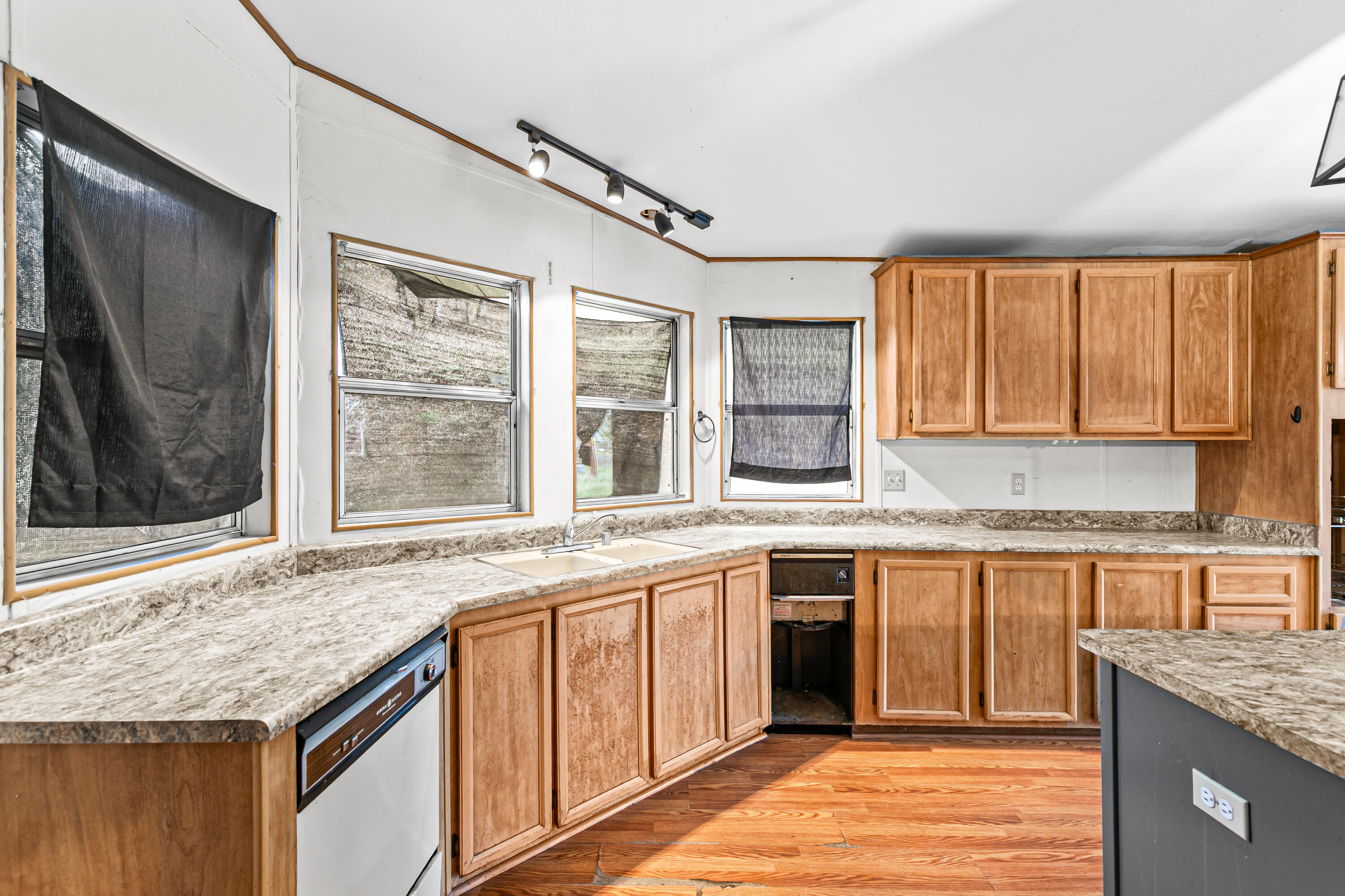 5885 Crowfoot Road Trail, OR 97541 - Photo 12 of 45 9R9A6194