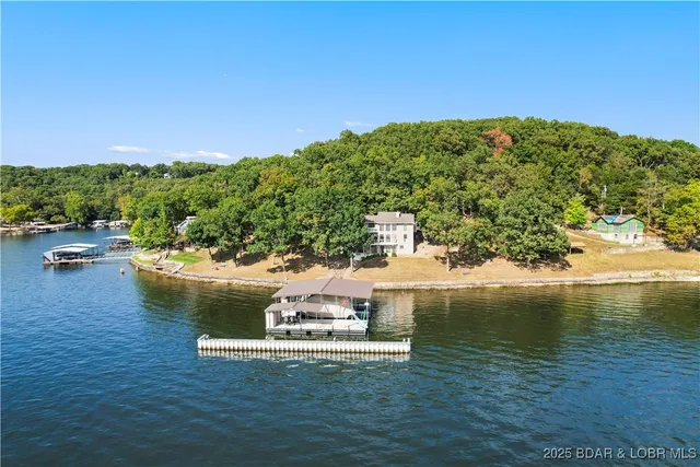 $1,099,000 | 29532 Crum Drive, Rocky Mount, MO 65072