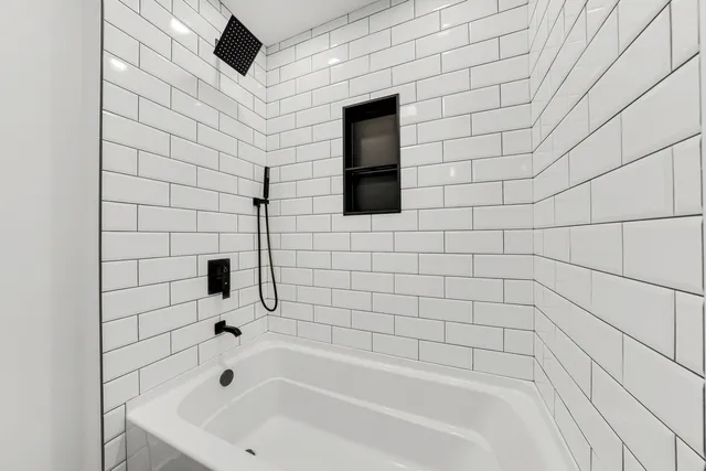 $475,000 | 17830 West Winnebago Drive, Grayslake, IL 60030