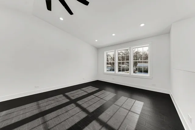 $475,000 | 17830 West Winnebago Drive, Grayslake, IL 60030