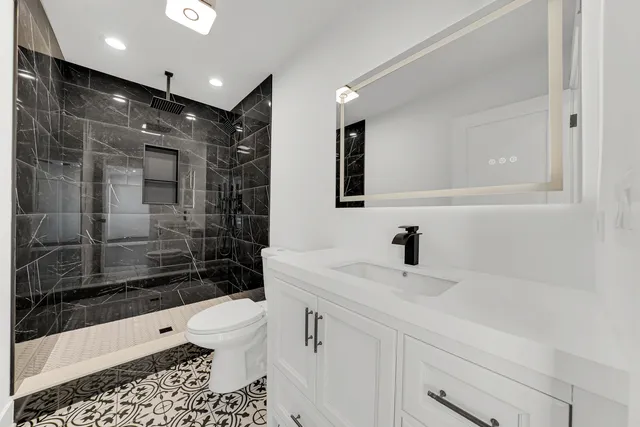 $475,000 | 17830 West Winnebago Drive, Grayslake, IL 60030