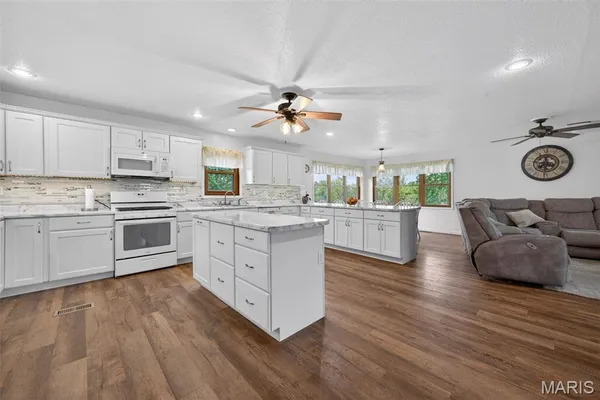 $425,000 | 16645 State Hwy KK, Sedgewickville, MO 63781