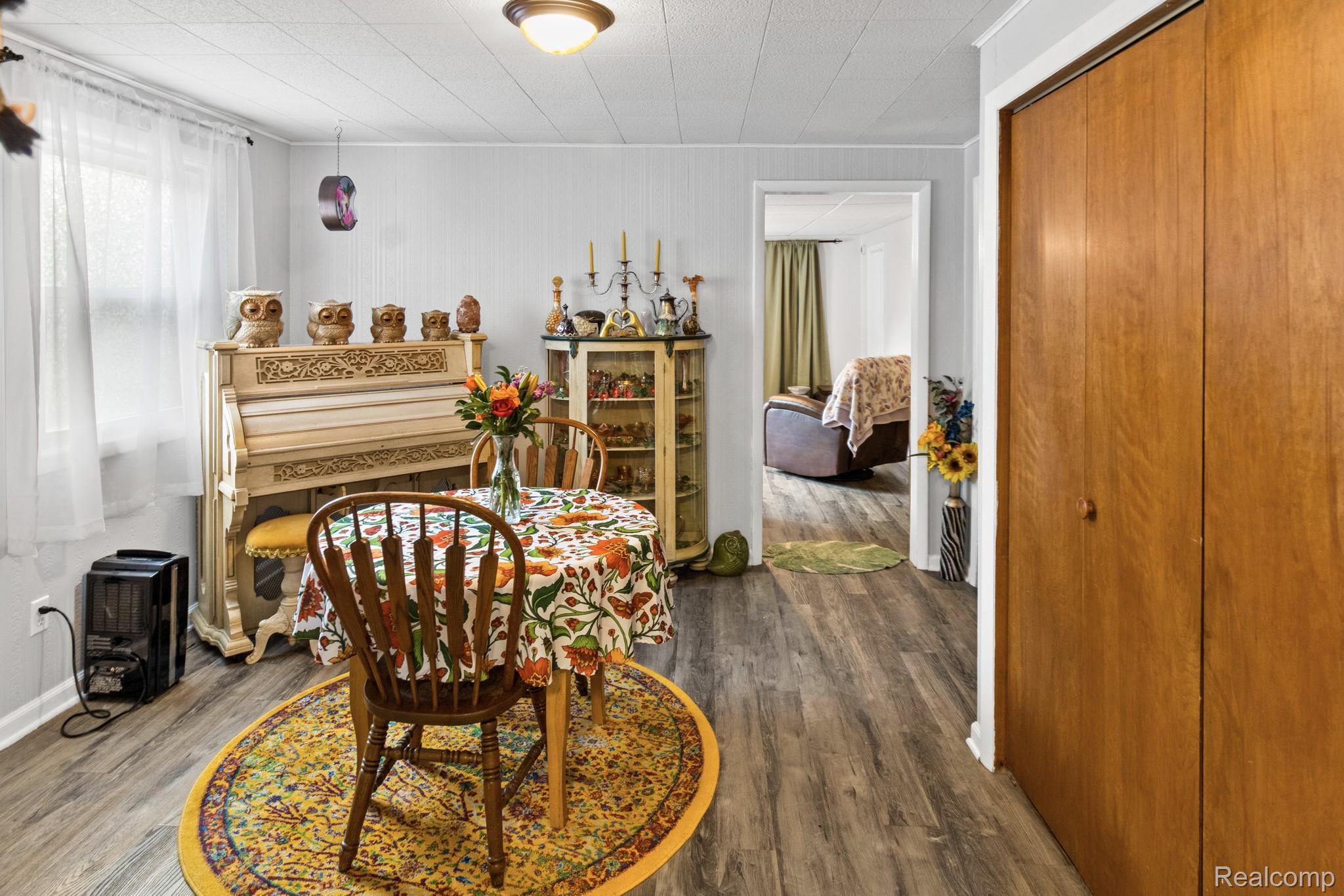 7330 Embury Road Grand Blanc, MI 48439 - Photo 9 of 29 IMG_2343 Katie Nedeau.jpg