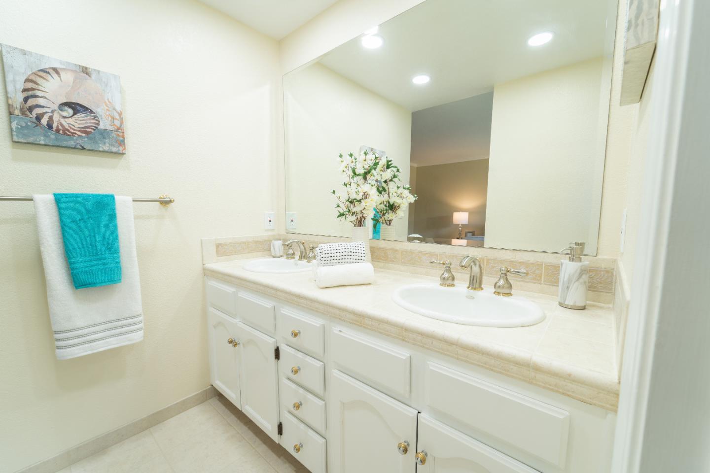 808 Hamilton Avenue Milpitas, CA 95035 - Photo 17 of 41 a bathroom with a double vanity sink mirror and bathtub