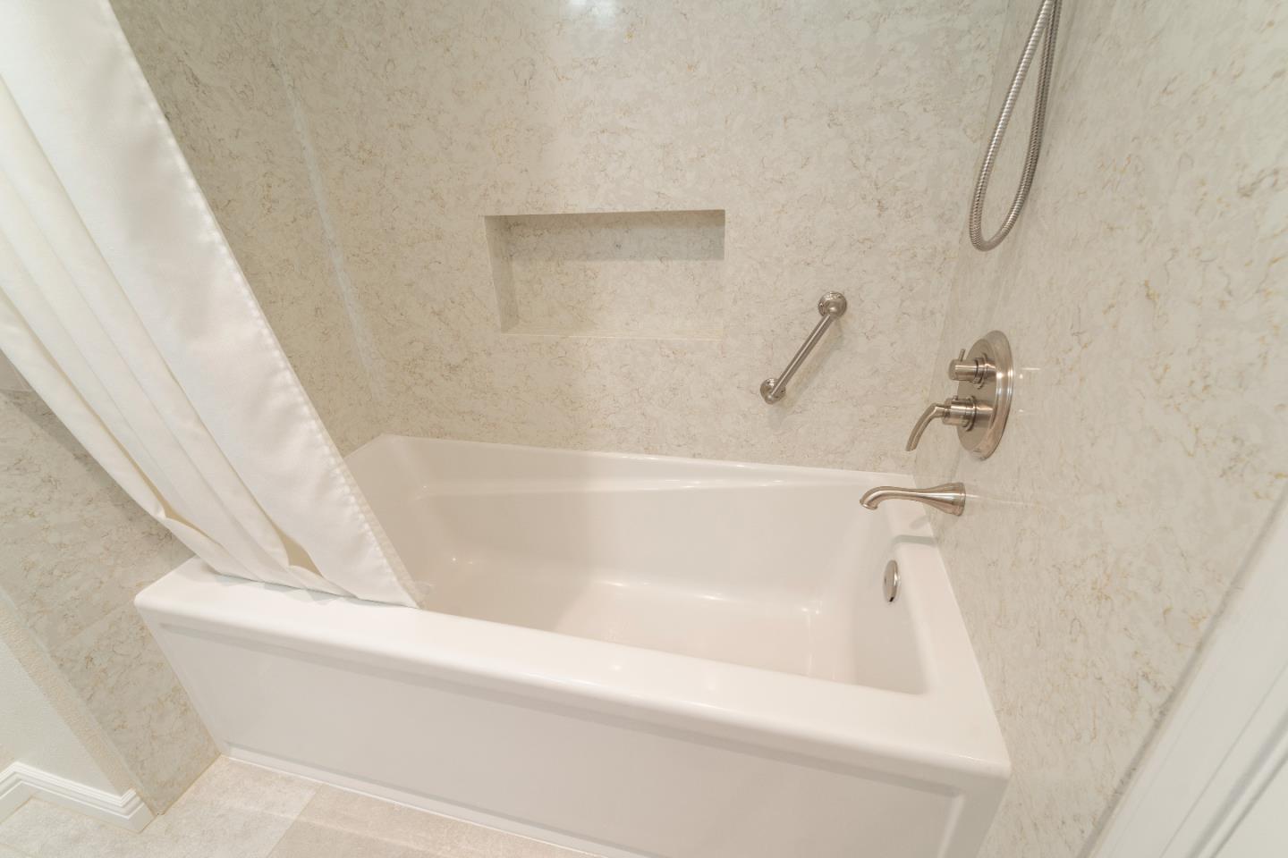 808 Hamilton Avenue Milpitas, CA 95035 - Photo 23 of 41 a bathroom with a bathtub