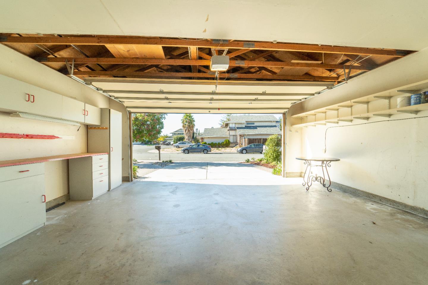 808 Hamilton Avenue Milpitas, CA 95035 - Photo 28 of 41 a view of a indoor basketball court