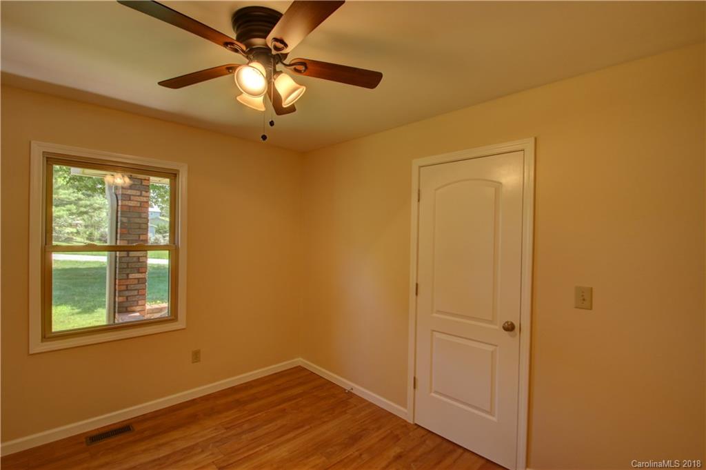 299 James Street, Unit 34 Clyde, NC 28721 - Photo 15 of 26 Gallery Image 15