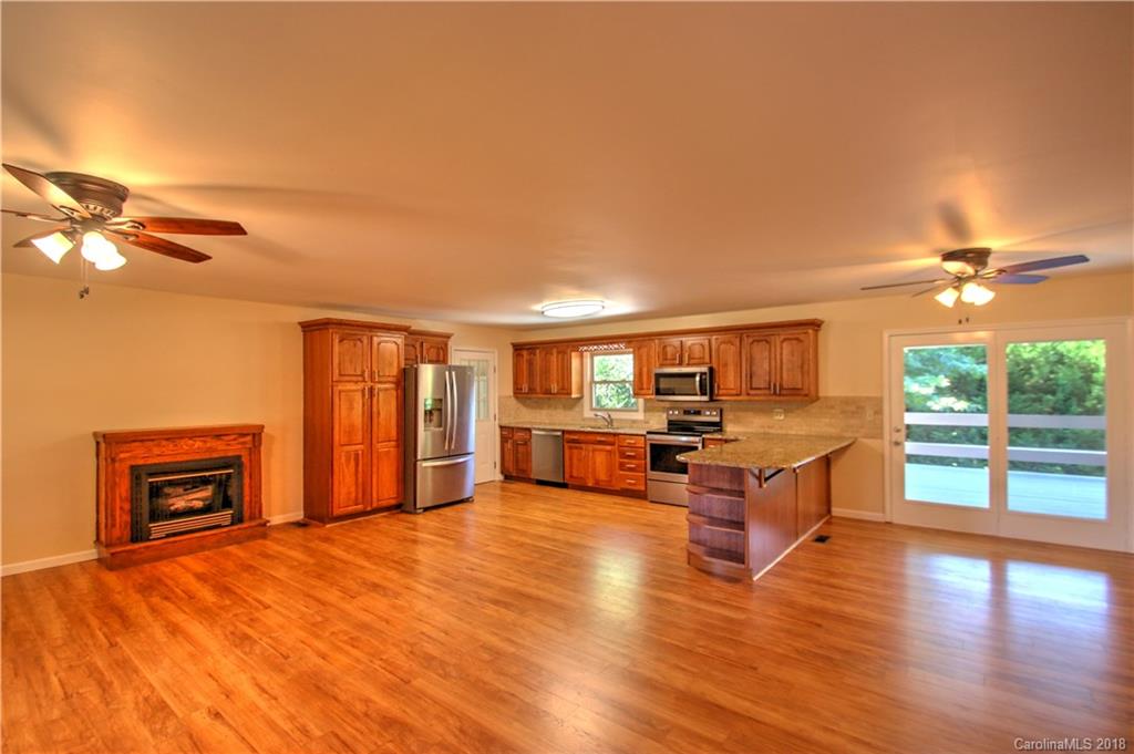 299 James Street, Unit 34 Clyde, NC 28721 - Photo 9 of 26 Gallery Image 9