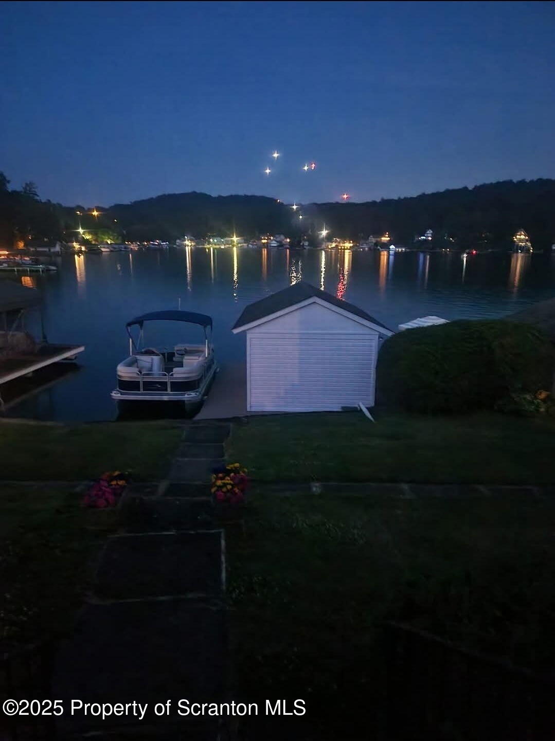 464 Point Road Lake Winola, PA 18419 - Photo 5 of 47 a backyard of a house with lots of green space