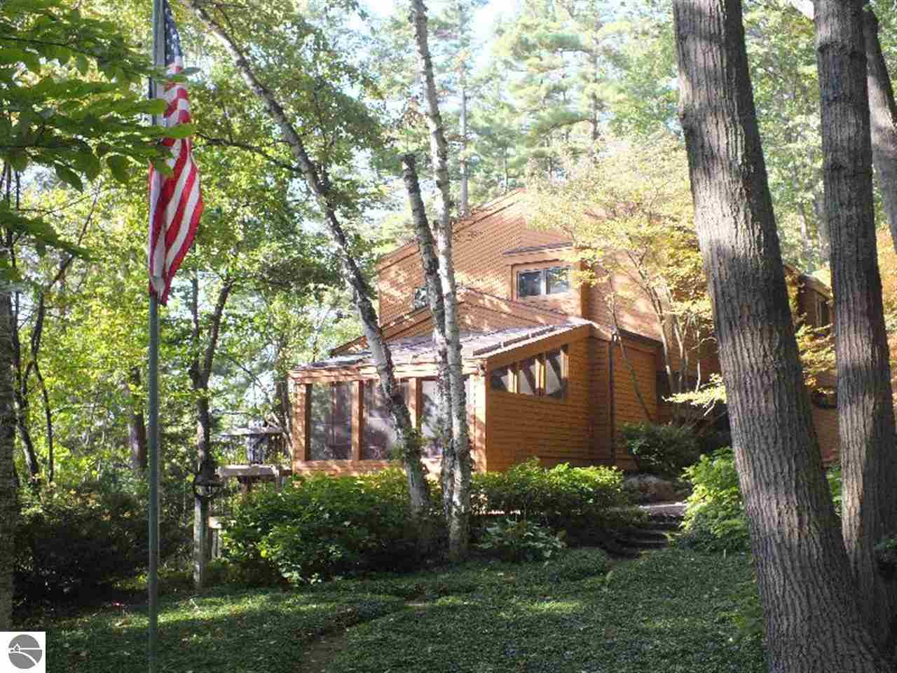10811 Bluff Road Traverse City, MI 49686 - Photo 2 of 58 1784702-1.JPG