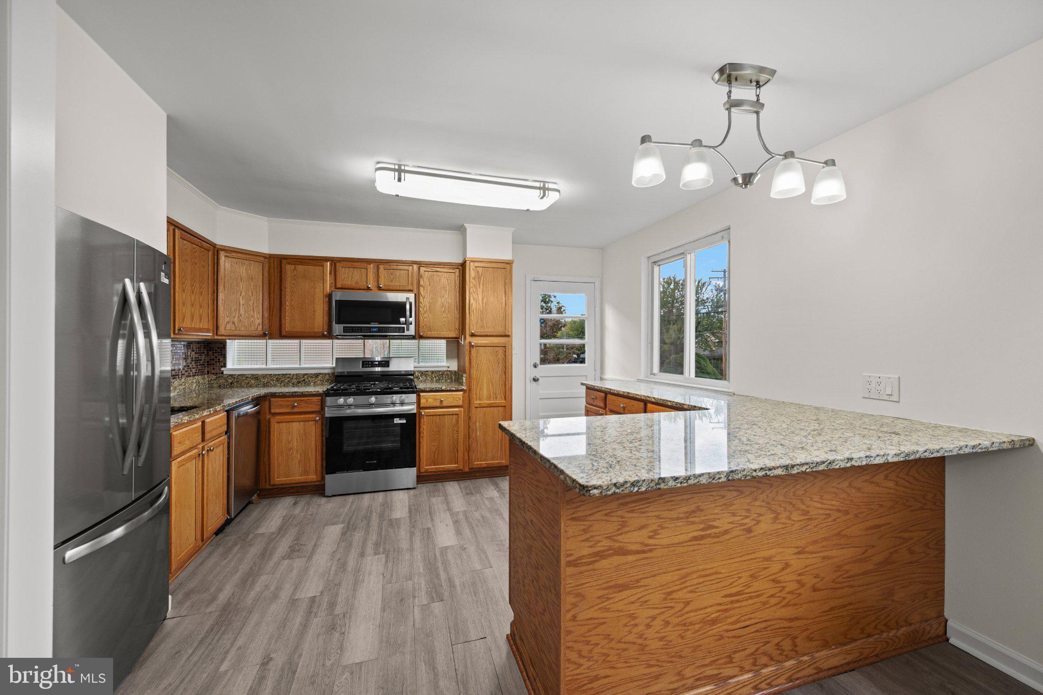 925 Cromwell Bridge Road Towson, MD 21286 - Photo 5 of 36 Kitchen