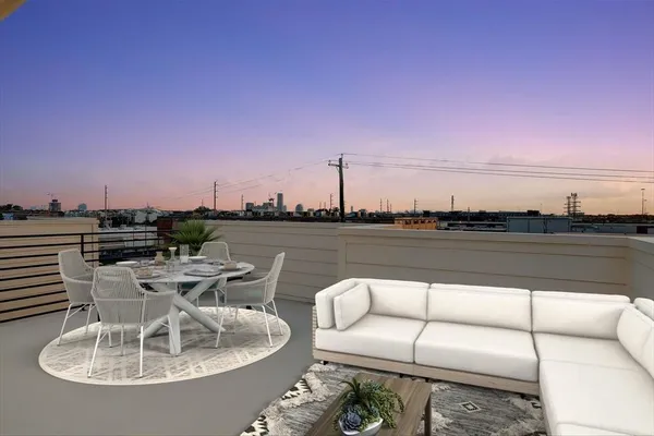 $2,900 | 2114 Sabine Street, Houston, TX 77007